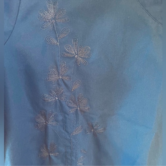 Women’s Scrubs PANTS & TOPS - Plus Sizes
$5 Each - Picture 8 of 13